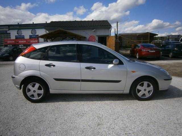 Ford Focus hatchback 74kW nafta 200409