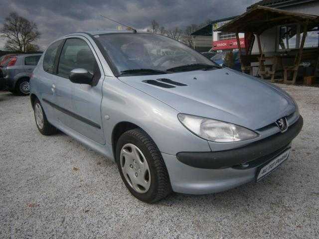 Peugeot 206 hatchback 50kW nafta 200203