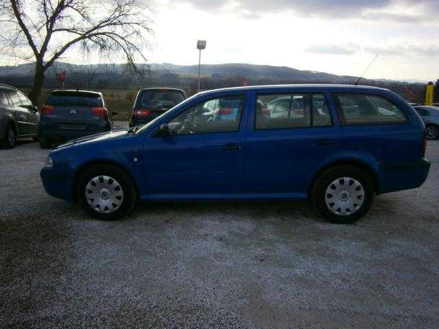 Škoda Octavia kombi 75kW benzin 200401