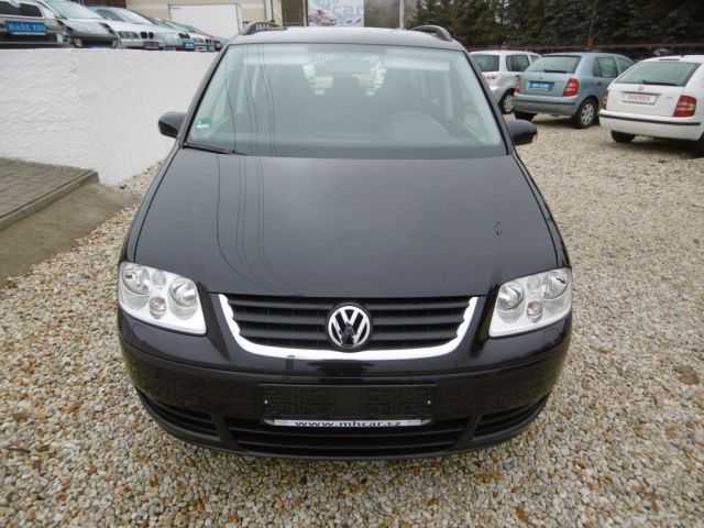 Volkswagen Touran kombi 77kW nafta 200607