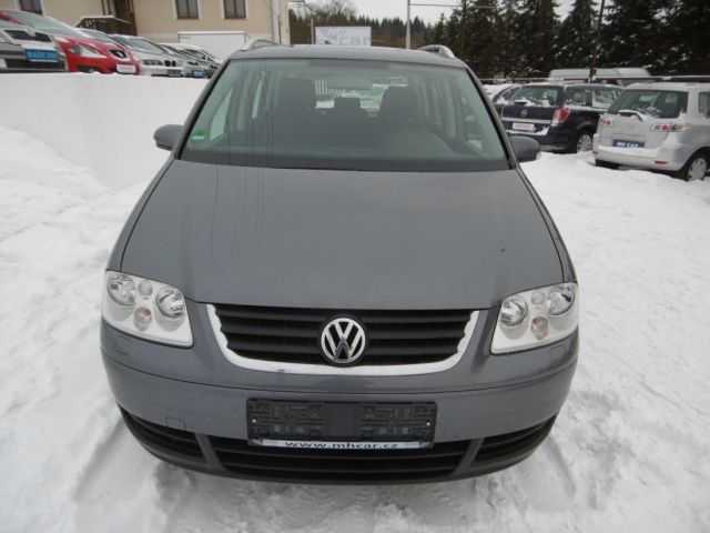 Volkswagen Touran hatchback 77kW nafta 200602