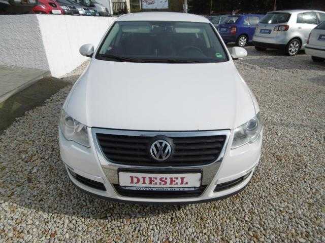 Volkswagen Passat sedan 125kW nafta 200711