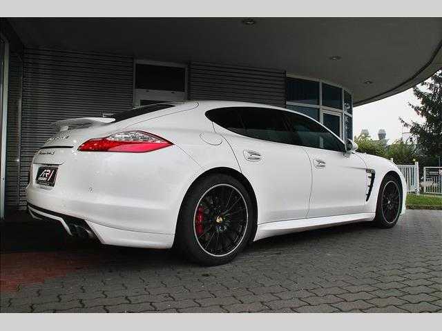 Porsche Panamera limuzína 405kW benzin 201107