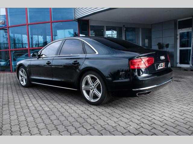 Audi A8 sedan 258kW nafta 201105