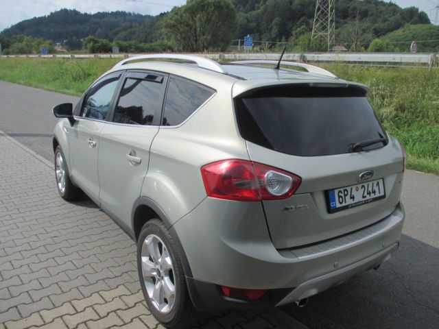 Ford Kuga kombi 100kW nafta 2008