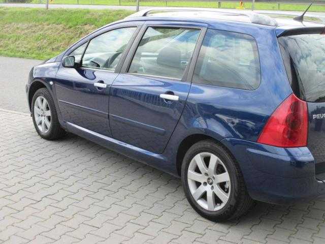 Peugeot 307 kombi 79kW nafta 2003