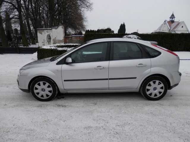 Ford Focus hatchback 85kW nafta 200704