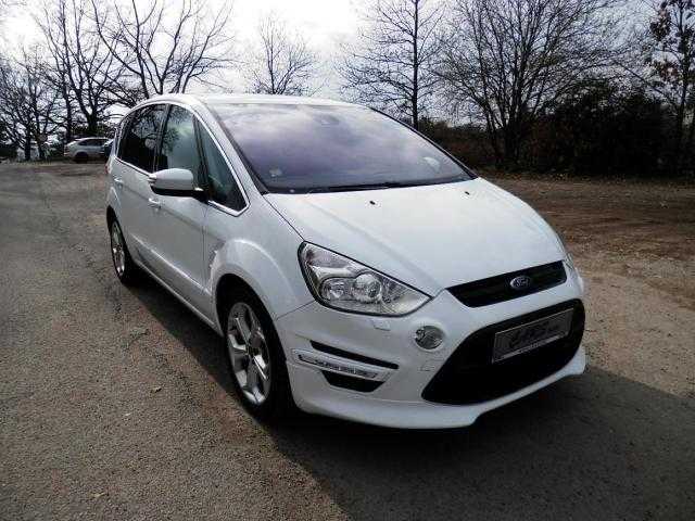 Ford S-MAX kombi 147kW nafta 201307