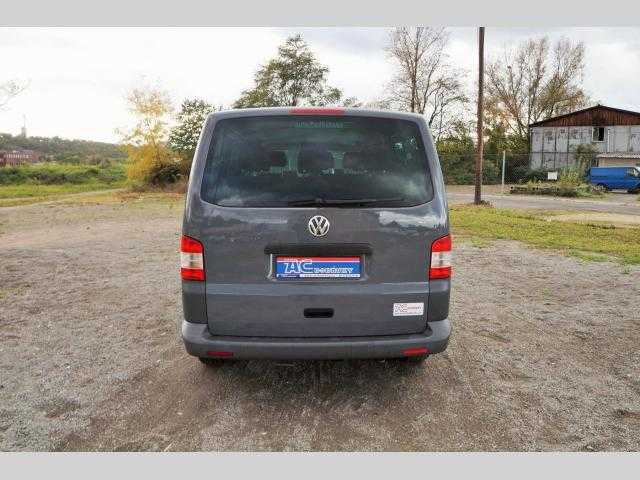 Volkswagen Transporter minibus 103kW nafta 2011