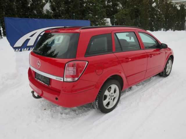 Opel Astra kombi 92kW nafta 200811