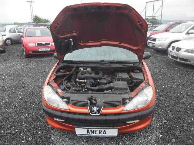 Peugeot 206 hatchback 51kW nafta 199809