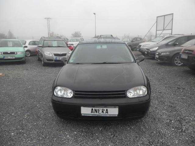 Volkswagen Golf hatchback 66kW nafta 200005