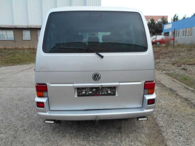 Volkswagen Caravelle kombi 75kW nafta 200102