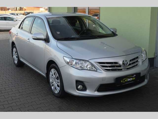 Toyota Corolla sedan 93kW nafta 201305