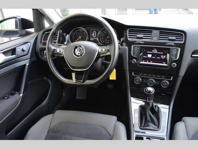 Volkswagen Golf kombi 110kW nafta 201309