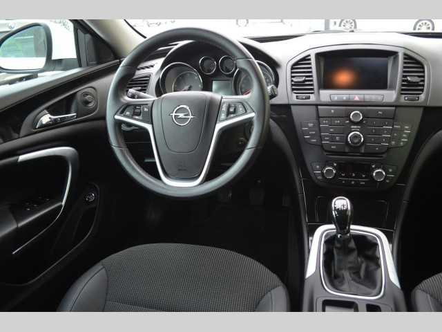 Opel Insignia kombi 118kW nafta 201108