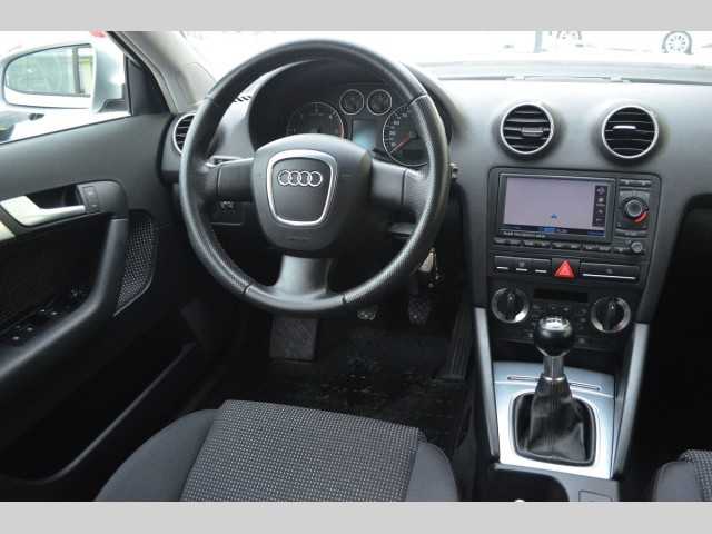 Audi A3 hatchback 103kW nafta 200602