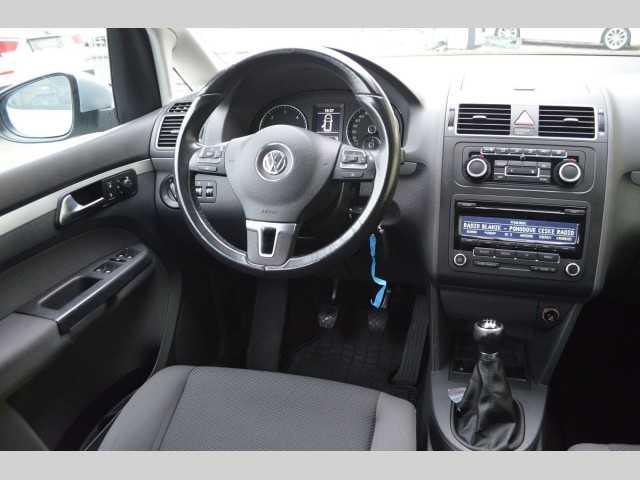 Volkswagen Touran MPV 66kW nafta 201203