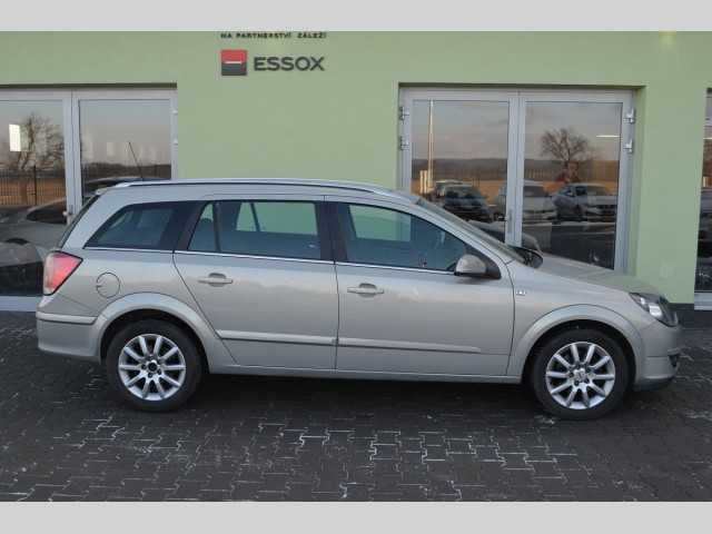 Opel Astra kombi 74kW nafta 200503