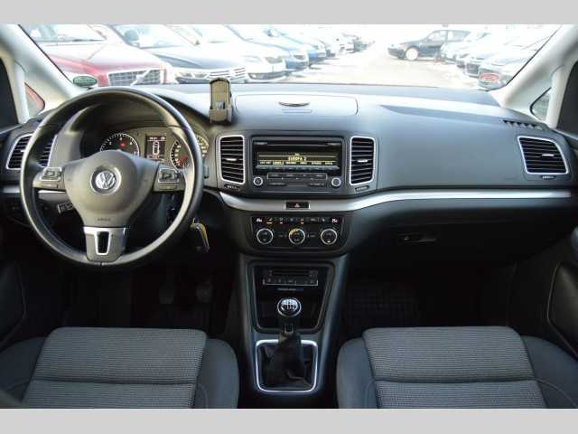 Volkswagen Sharan MPV 103kW nafta 201312