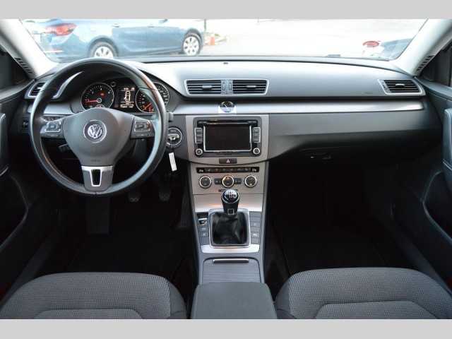 Volkswagen Passat sedan 125kW nafta 201207