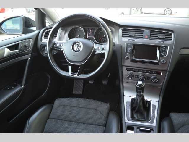 Volkswagen Golf kombi 77kW nafta 2013