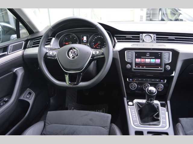 Volkswagen Passat kombi 110kW nafta 201511