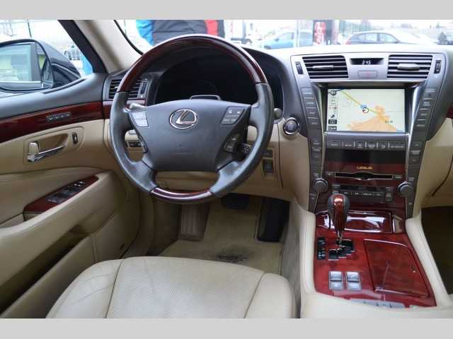 Lexus LS 460 limuzína 280kW benzin 200809