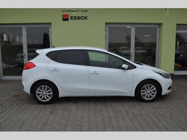 Kia Ceed hatchback 94kW nafta 201212