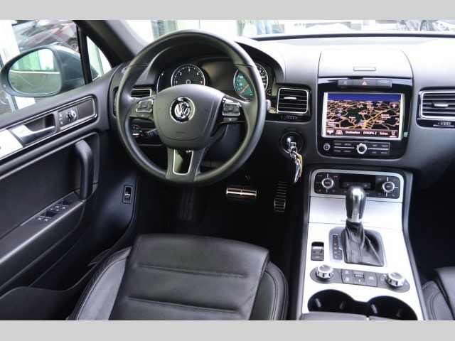 Volkswagen Touareg SUV 180kW nafta 201108