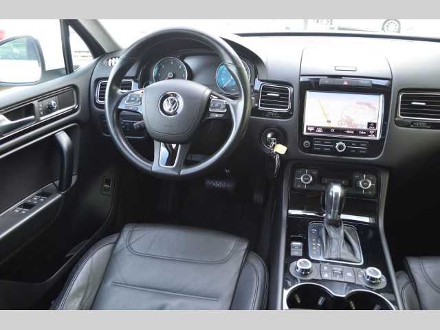 Volkswagen Touareg SUV 180kW nafta 201109