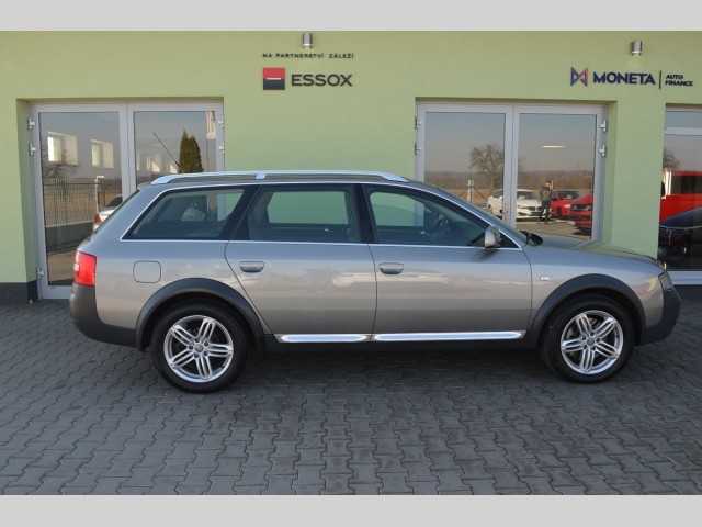 Audi A6 Allroad kombi 132kW nafta 2003