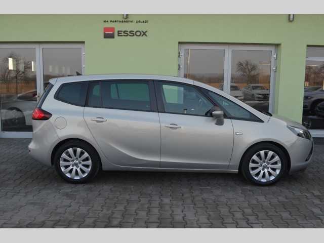 Opel Zafira MPV 96kW nafta 201207