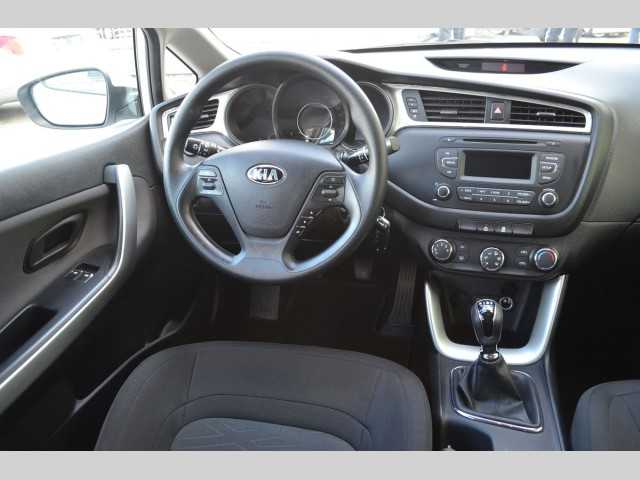 Kia Ceed hatchback 66kW nafta 201511