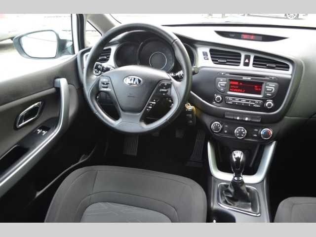 Kia Ceed kombi 94kW nafta 201507