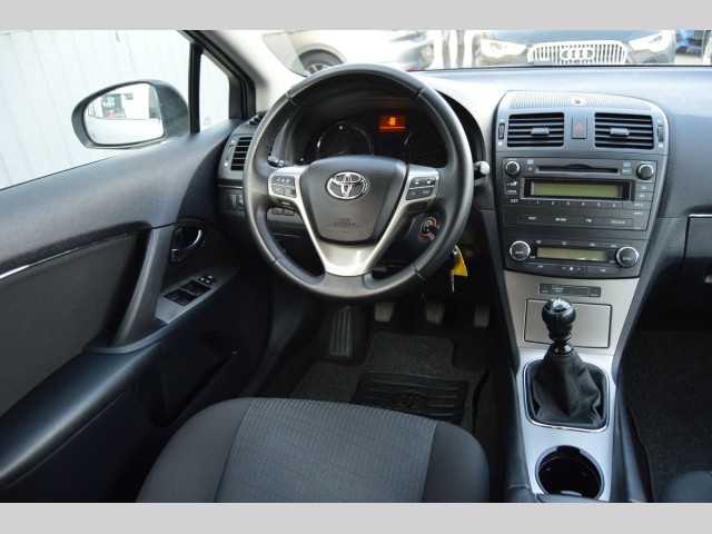 Toyota Avensis kombi 93kW nafta 201003