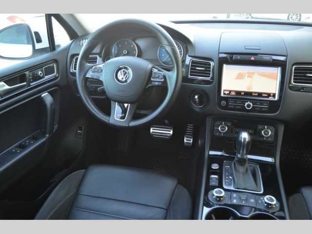 Volkswagen Touareg SUV 180kW nafta 201208