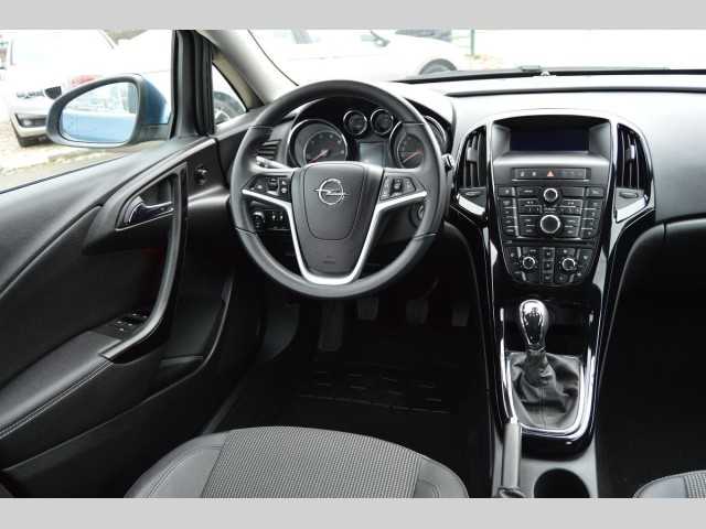 Opel Astra kombi 81kW nafta 201511