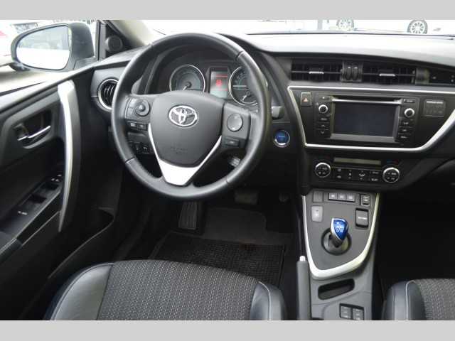 Toyota Auris kombi 73kW hybridní 201402