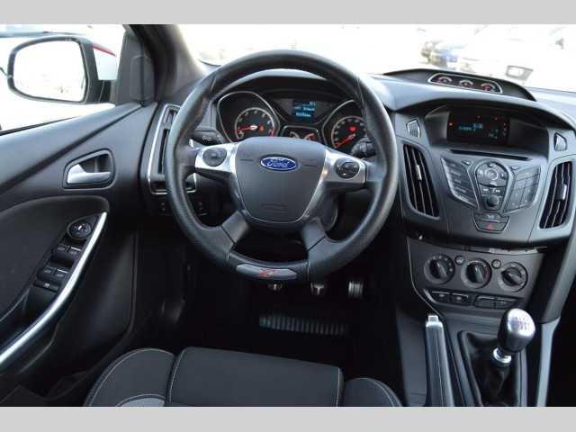 Ford Focus hatchback 184kW benzin 201406