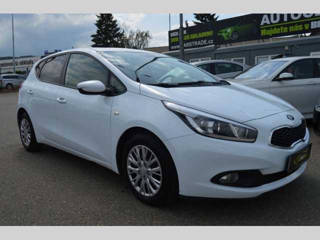 Kia Ceed hatchback 94kW nafta 201212