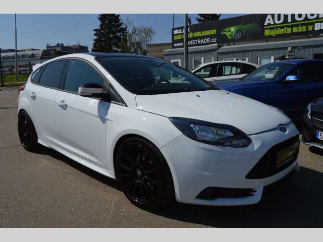 Ford Focus hatchback 184kW benzin 201406