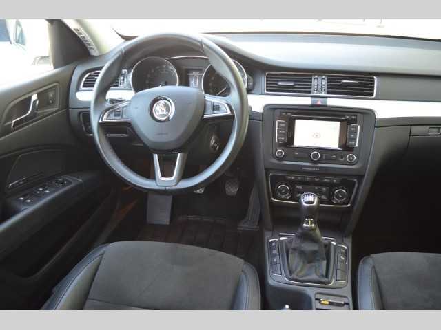 Škoda Superb limuzína 103kW nafta 201406