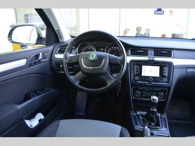 Škoda Superb kombi 103kW nafta 201306