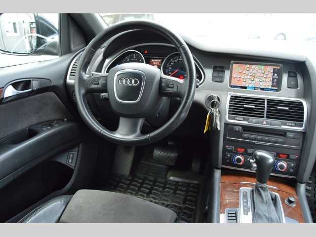 Audi Q7 SUV 171kW nafta 200611