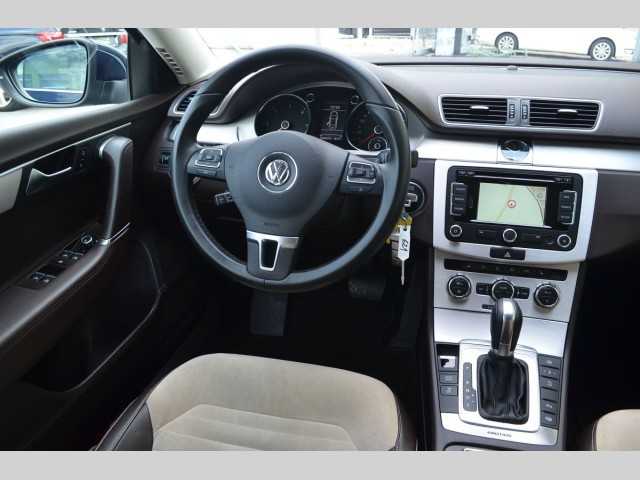 Volkswagen Passat sedan 125kW nafta 201202