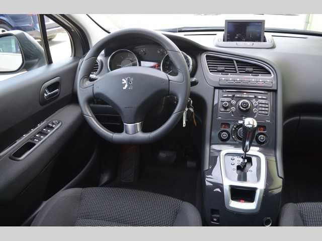 Peugeot 5008 MPV 120kW nafta 201203