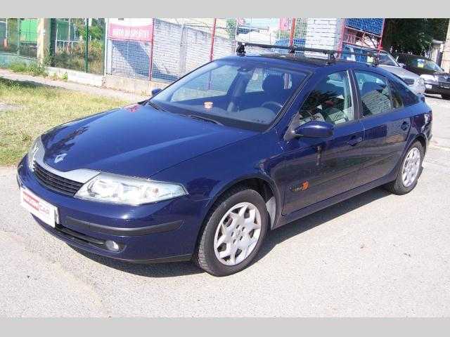 Renault Laguna hatchback 79kW nafta 200412