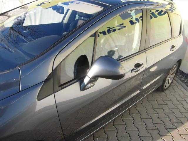 Peugeot 308 kombi 82kW nafta 201105