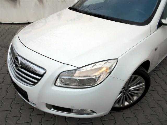 Opel Insignia kombi 118kW nafta 201106